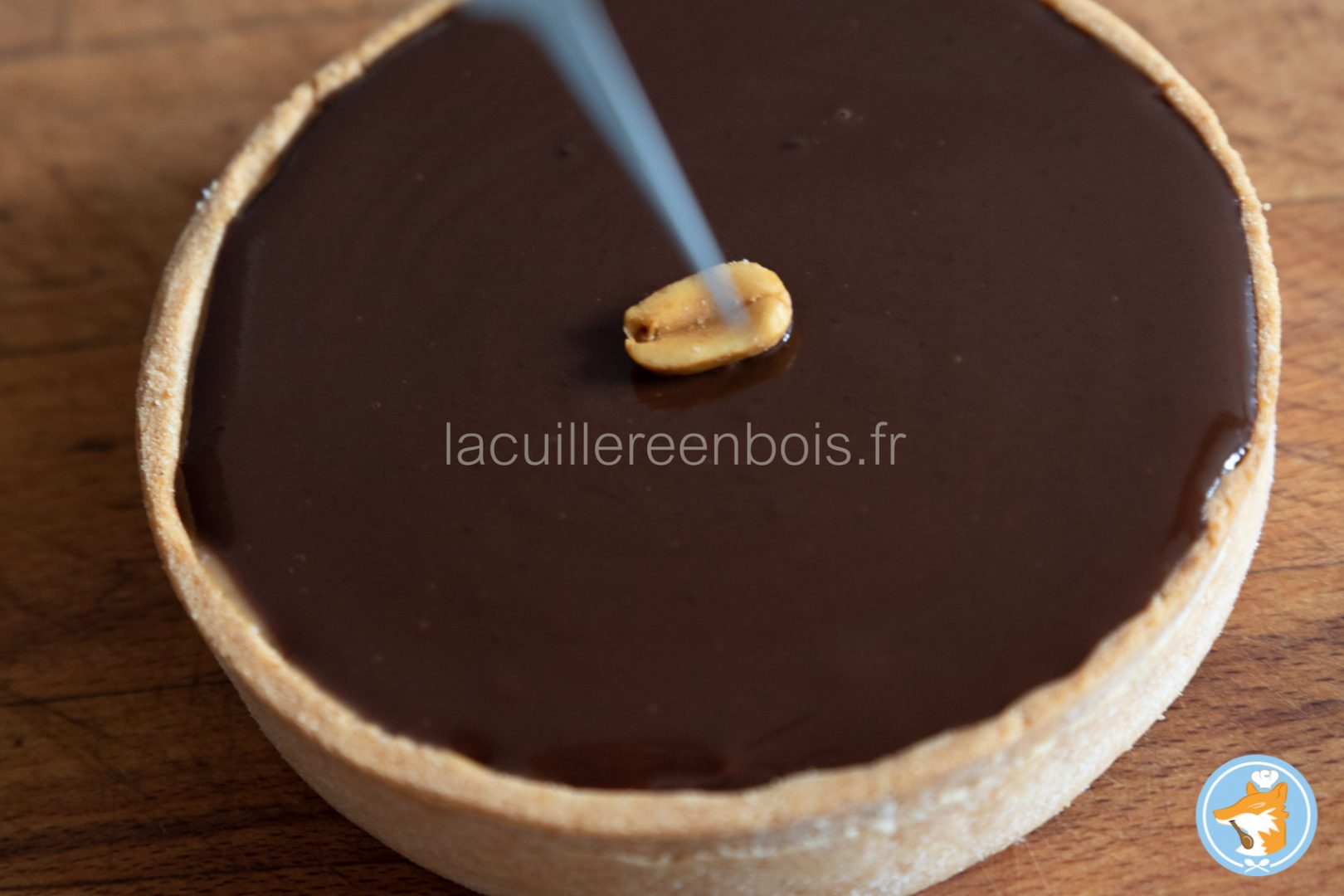 lacuillereenbois.fr_tartelette_façon_snickers_chocolat_caramel_cacahuètes