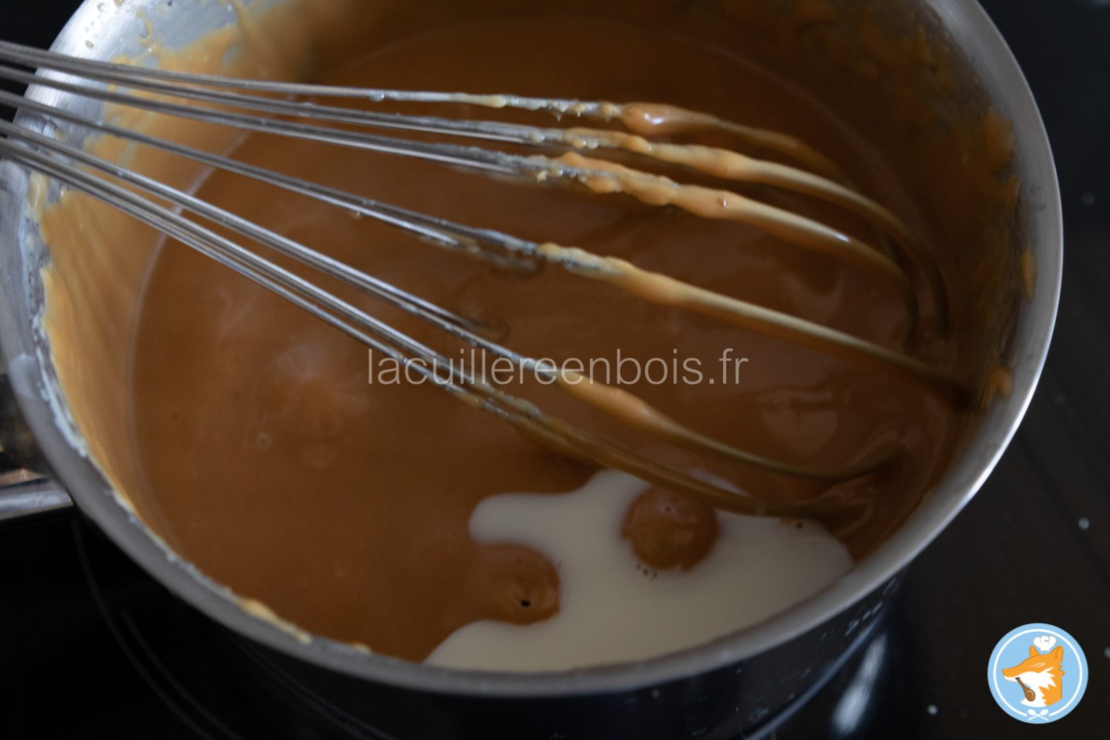 lacuillereenbois.fr_tartelette_façon_snickers_chocolat_caramel_cacahuètes