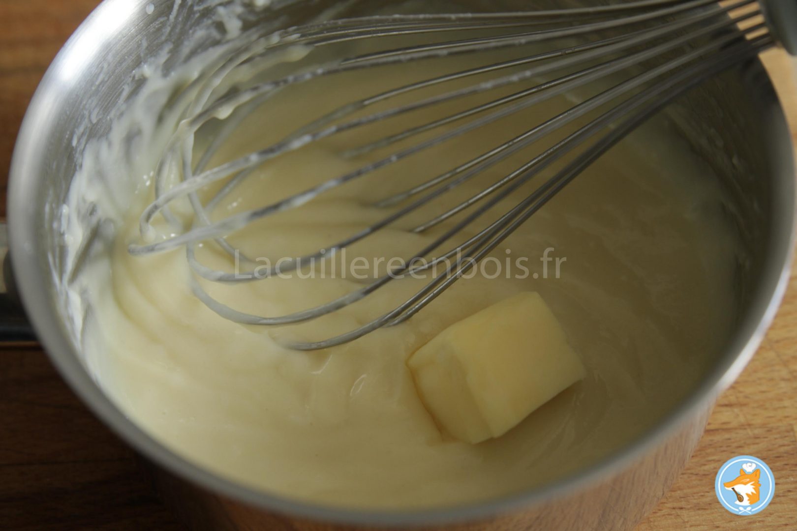 crème pâtissière quatrième étape: cuire la crème et ajouter le beurre